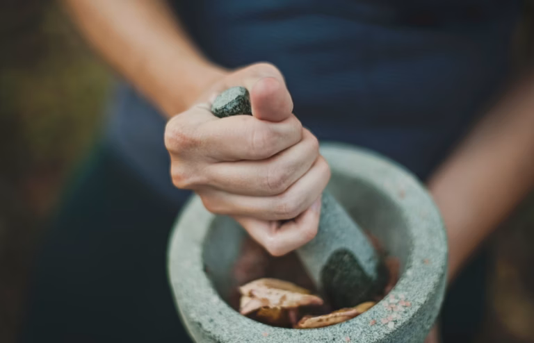 Thé au clou de girofle : ses bienfaits et ses limites